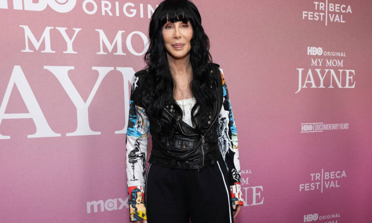 PREDOZIRAO SE SIN SLAVNE PEVAČICE! Hitno prebačen u bolnicu, Šer zavapila: Radim sve što mogu