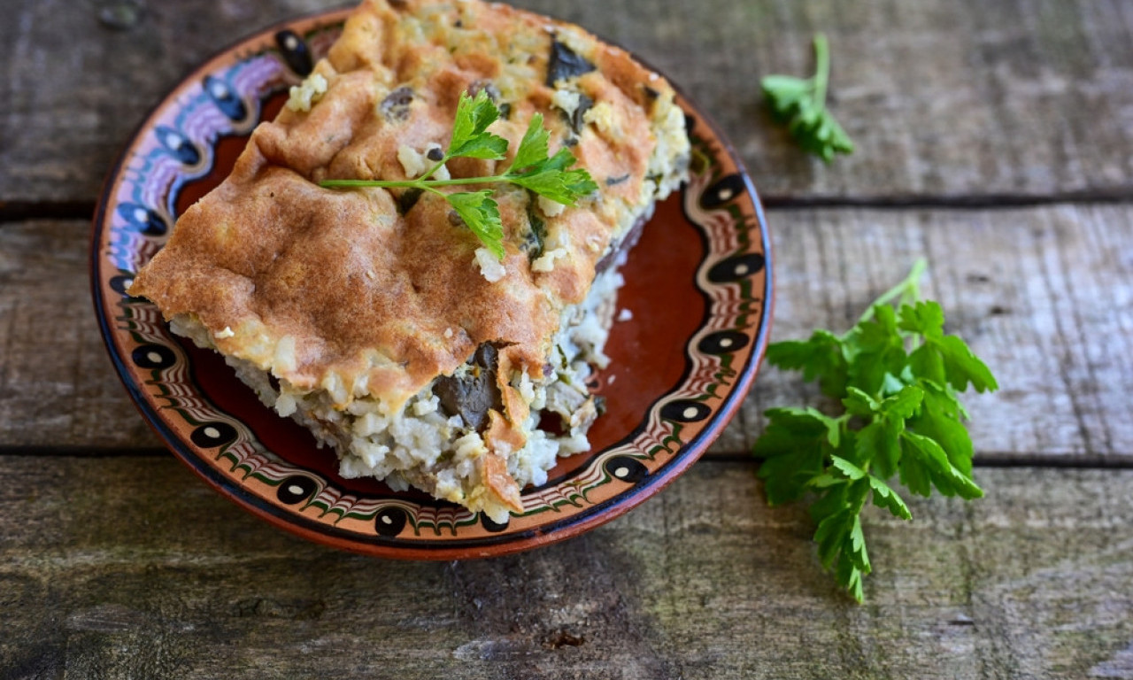 POSNA MUSAKA KAO IZ BAKINE SVESKE Zaboravite na meso – pirinač, povrće i kikiriki čine čudo od ukusa!