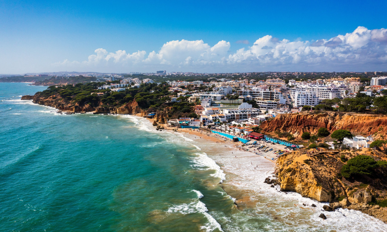 OVO JE JEDNO OD NAJJEFTINIJIH LETOVALIŠTA U EVROPI Ali nije privlačno samo zbog niskih cena - evo šta će vas raspametiti