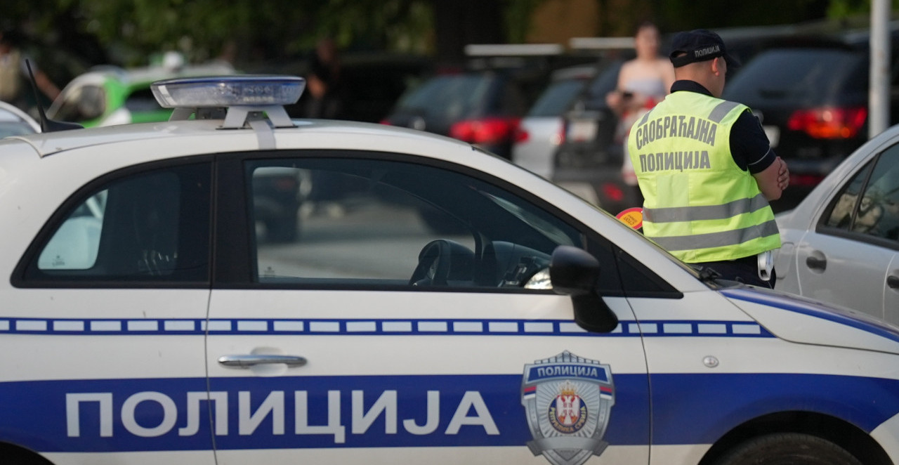 TINEJDŽER DROGIRAN DIVLJAO BMW-OM Stravične scene u Boru