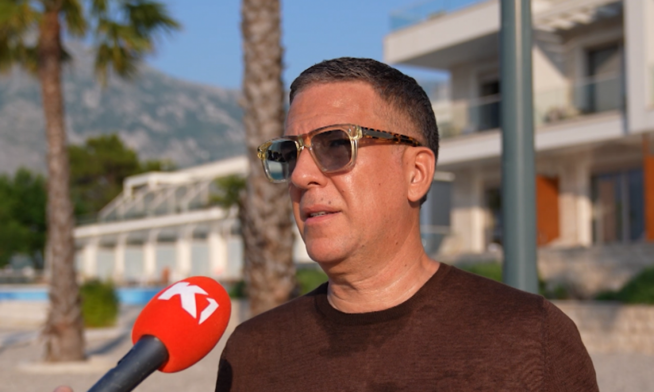 ŽELJKO JOKSIMOVIĆ DOMINIRA I U GRČKOJ: Novinar emitovao "Lane moje" u programu uživo, pevač odmah reagovao