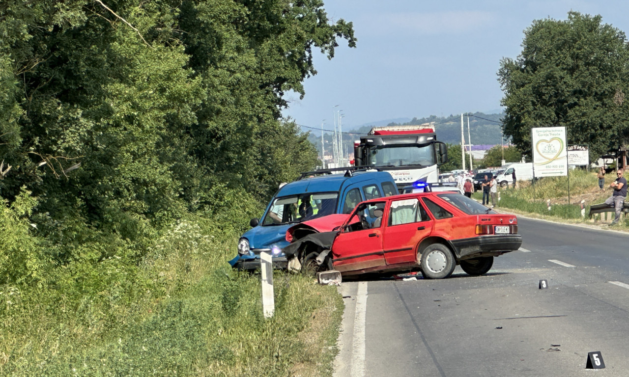 SAOBRAĆAJNA NESREĆA NA IBARSKOJ Žena i beba su teško povređene! (FOTO)