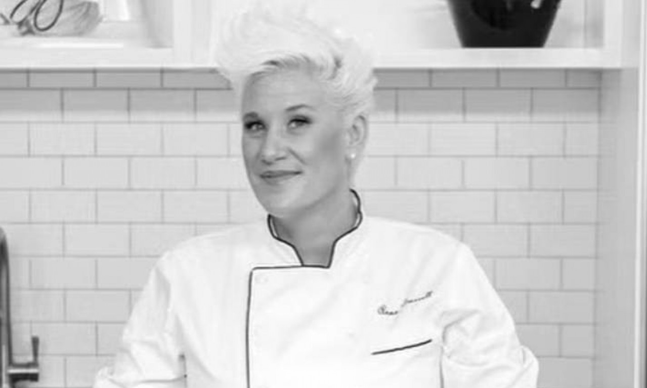 PREMINULA ČUVENA VODITELJKA U 53. GODINI! Imala srčani zastoj, naložena hitna obdukcija (FOTO+VIDEO)