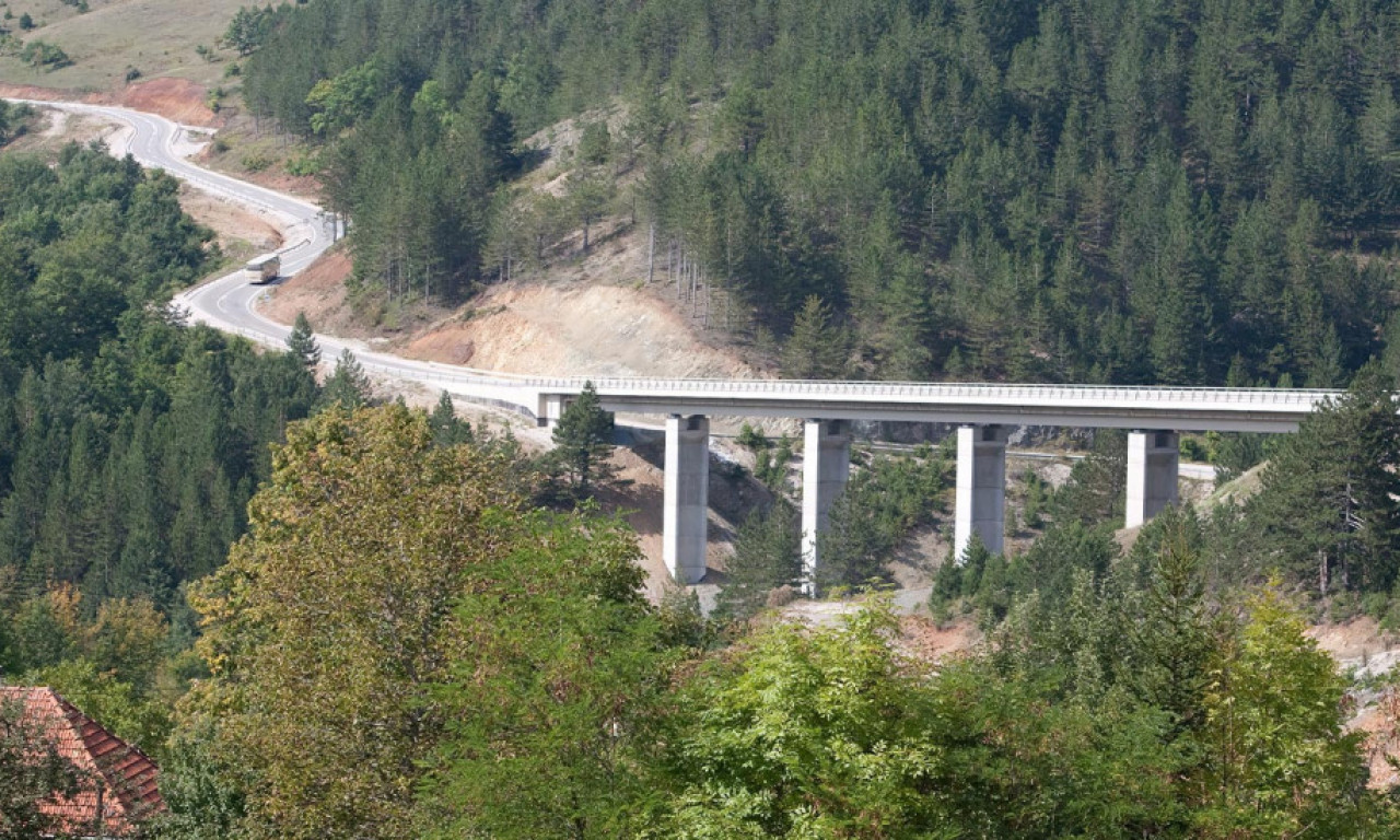 POLICIJA UPALA I U PUTEVE UŽICE Krivična prijava protiv zakonskog zastupnika