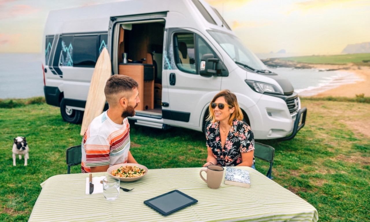 LETOVANJE U KAMPERU Šta sve treba da znate pre nego što krenete na put života (CENE RENTIRANJA)