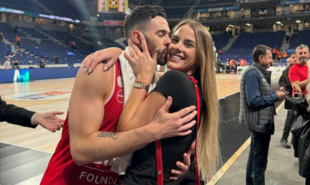 VILDOZA NAJAVIO SVADBU SA NAJLEPŠOM SRPSKOM ODBOJKAŠICOM Ma kakav Olimpijakos, prioriteti se tačno znaju (FOTO)