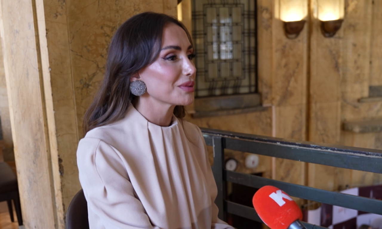 EMINA JAHOVIĆ SPOT SA NOVOG ALBUMA SNIMILA NA ZABRANJENOJ LOKACIJI! Za K1 otkriva kako joj je ovo pošlo za rukom (VIDEO)