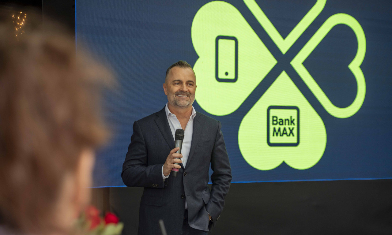 KAKO DA OD BANKE DOBIJETE 500 DINARA MESEČNO I PUTNO OSIGURANJE Predstavljen novi paket za korisnike mobilnog operatera