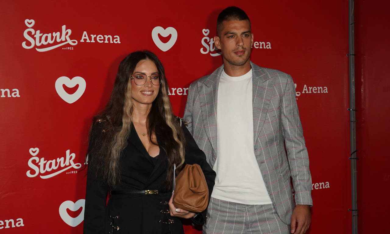 VUJADIN SLAVIO ROĐENDAN SA PEVAČICOM, MIRKA USNIMLJENA S DRUGIM MUŠKARCEM Šta se dešava između fudbalera i glumice?