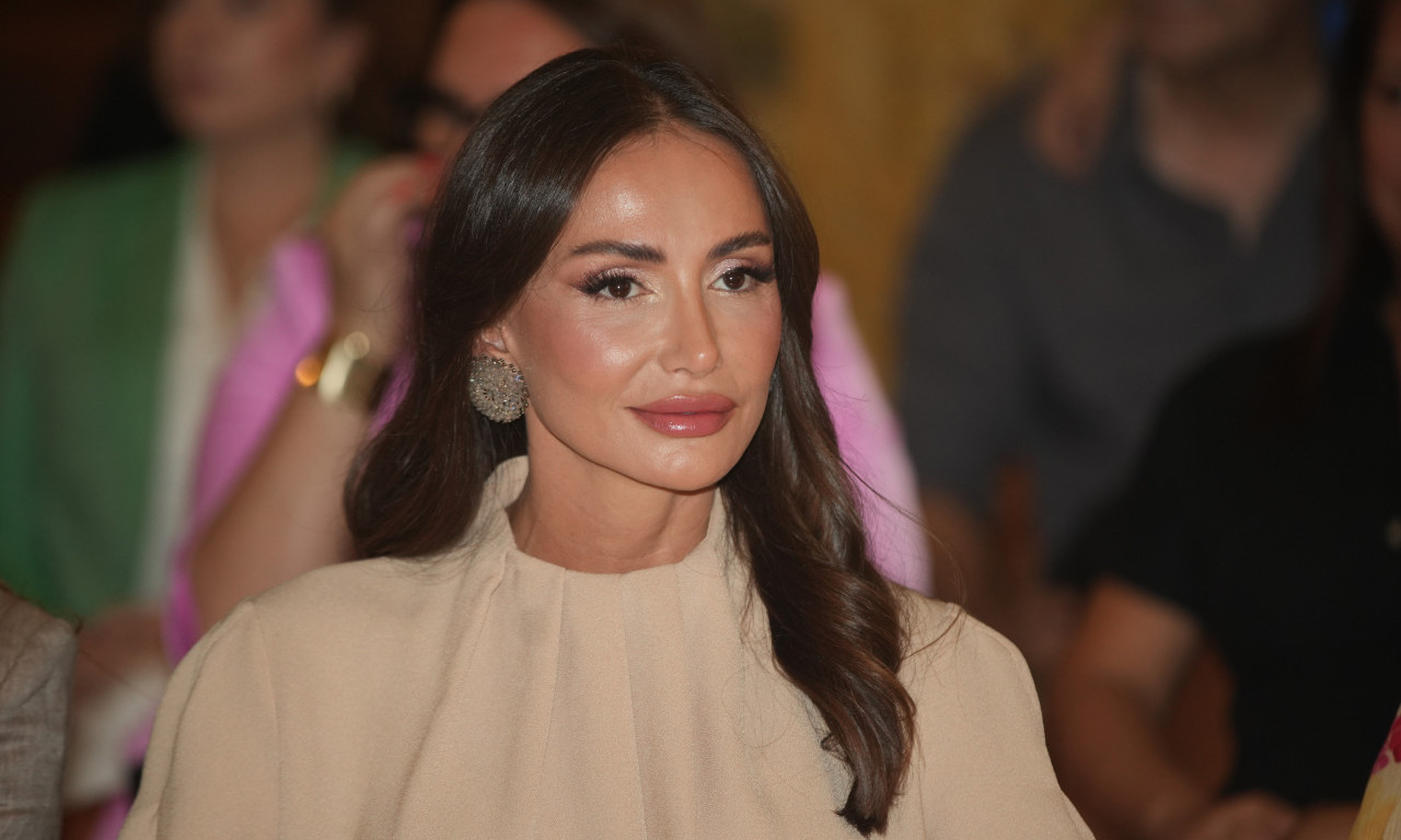 EMINA JAHOVIĆ KREĆE NA REGIONALNU TURNEJU Prvi koncert zakazala u "Sava centru", ovo je datum!