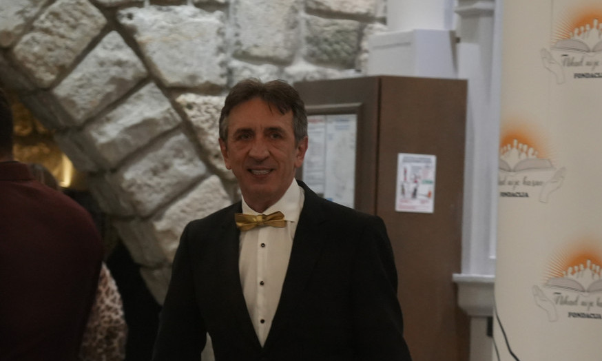 ŽIKA JAKŠIĆ ĆE SE OPORAVLJATI  U LUKSUZU Vile sa bazenom i pogledom koje oduzimaju dah – evo ko mu prva komšinica