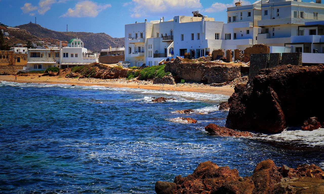 IZDATO HITNO UPOZORENJE U GRČKOJ Opasnost na “plaži smrti”, talasi nosili devojku pred turistima!