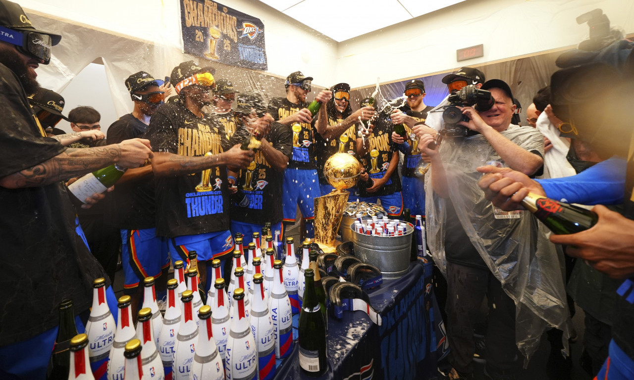 NIKOLA TOPIĆ UŠAO U ISTORIJU! Srbin postao NBA šampion, a nije ni bio na terenu (FOTO)