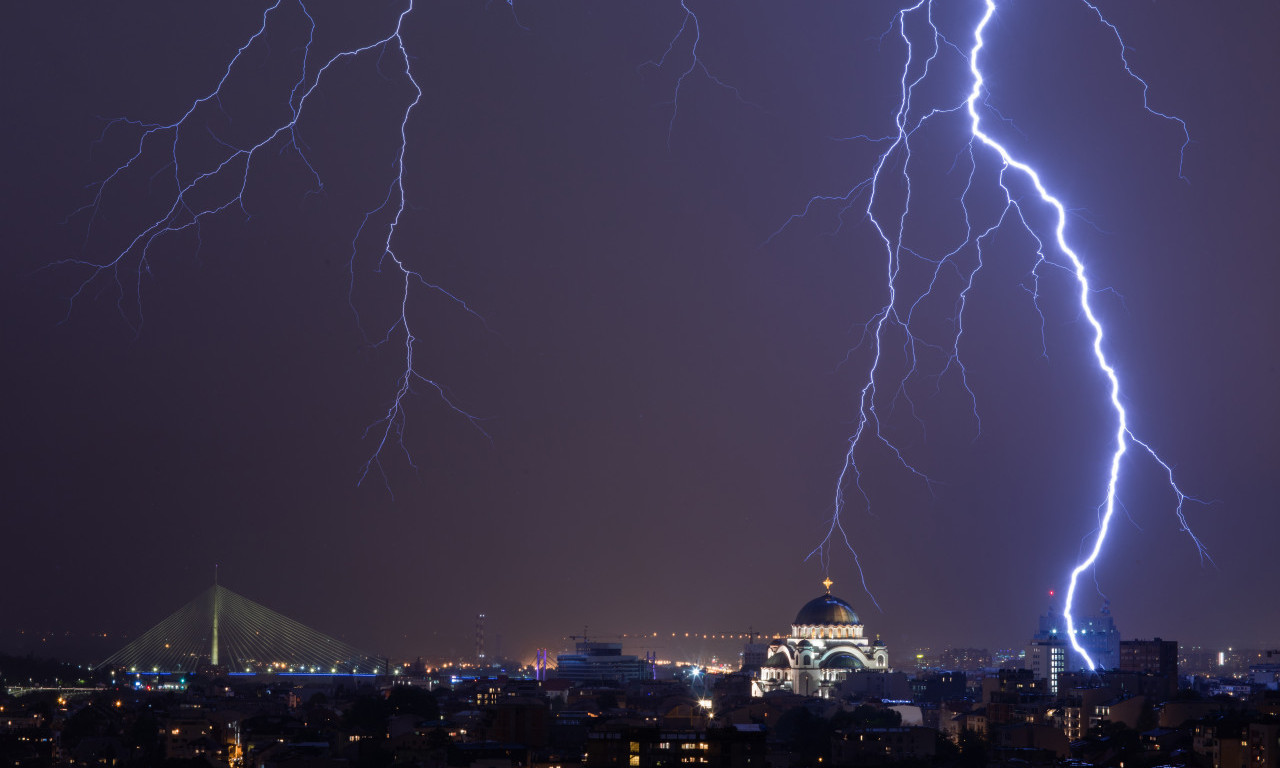 JAKO NEVREME STIŽE U SRBIJU Upaljeni meteo alarmi, ovi delovi biće prvi na udaru (FOTO)