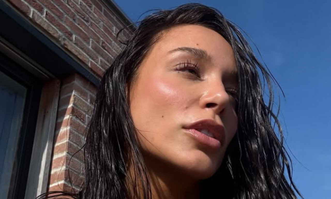 EDITA ARADINOVIĆ U TOPLESU Raspalila maštu muškom rodu, komentari se samo nižu (FOTO)