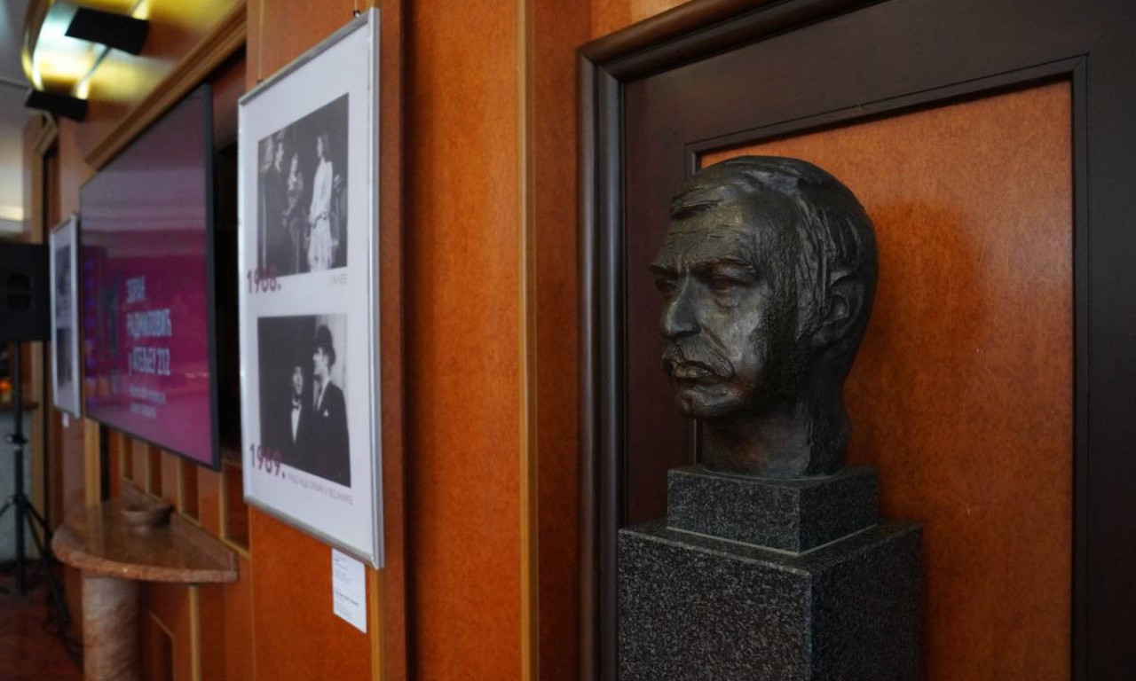 GLUMČINA ZAUVEK: Atelje 212 otvorio izložbu posvećenu Zoranu Radmiloviću (FOTO+VIDEO)