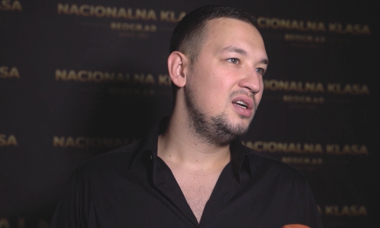 "SUPRUGA JE PREUZELA VELIKU ODGOVORNOST" Uroš Živković nedavno je postao otac, evo kako se snalazi u novoj ulozi (VIDEO)