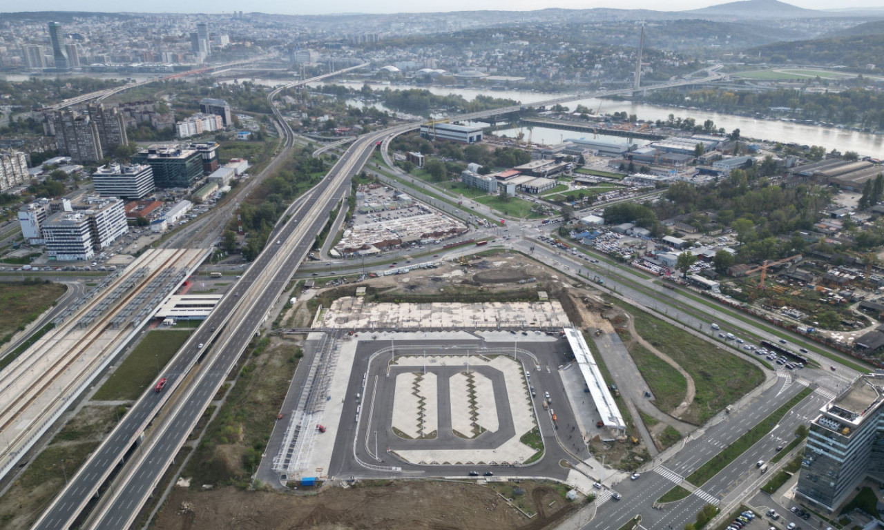 HITNO SE ZATVARA VELIKA SAOBRAĆAJNICA NA NOVOM BEOGRADU Menja se trasa ovih linija gradskog prevoza - evo i do kada