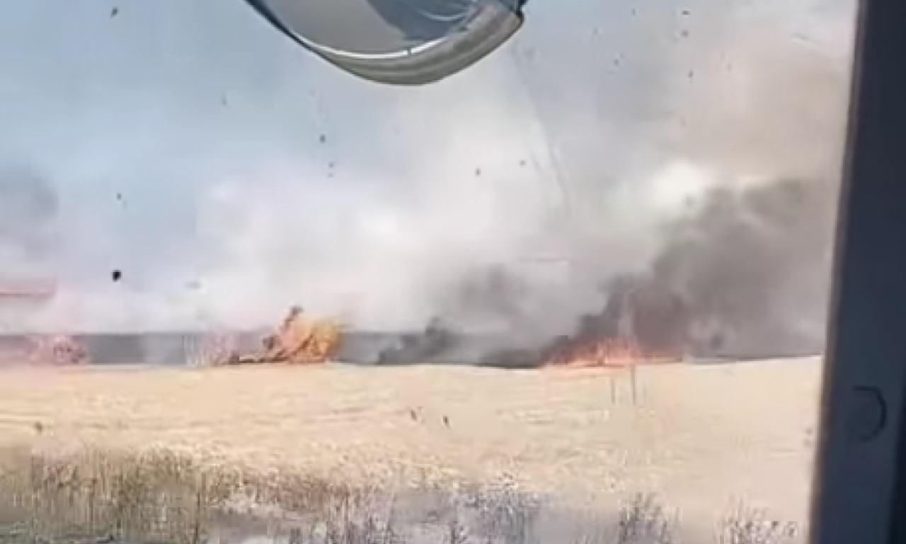 VATROGASCI EVAKUISALI STANOVNIŠTVO I STOKU: MUP se oglasio o požaru kod Aleksinca!