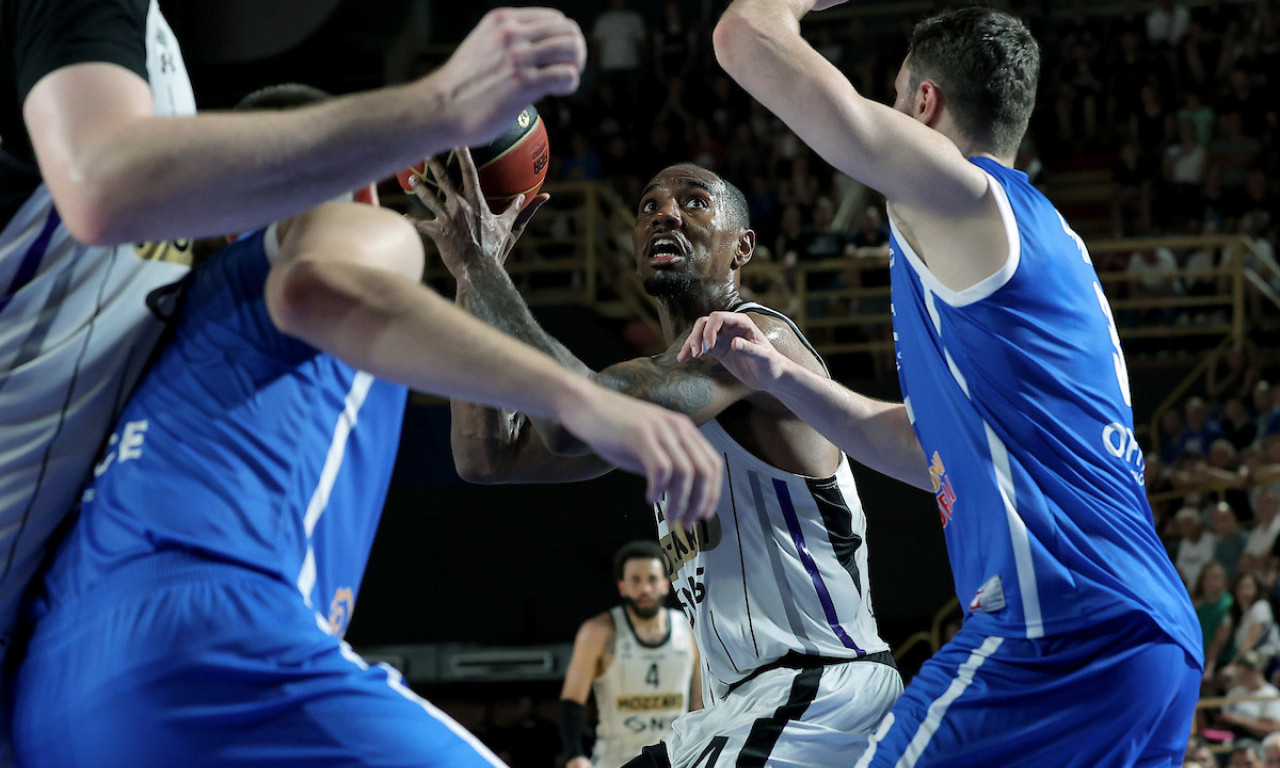 BAVARCI SE OZBILJNO POJAČAVAJU Majk ponovo pred grobarima, ali u dresu Bajerna