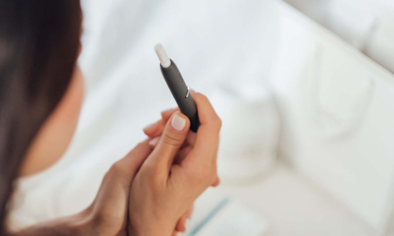 NEZAVISNI STRUČNJACI UPOZORAVAJU Pušači, oprez! IQOS sadrži glycidol čak 400% više nego dim cigarete!