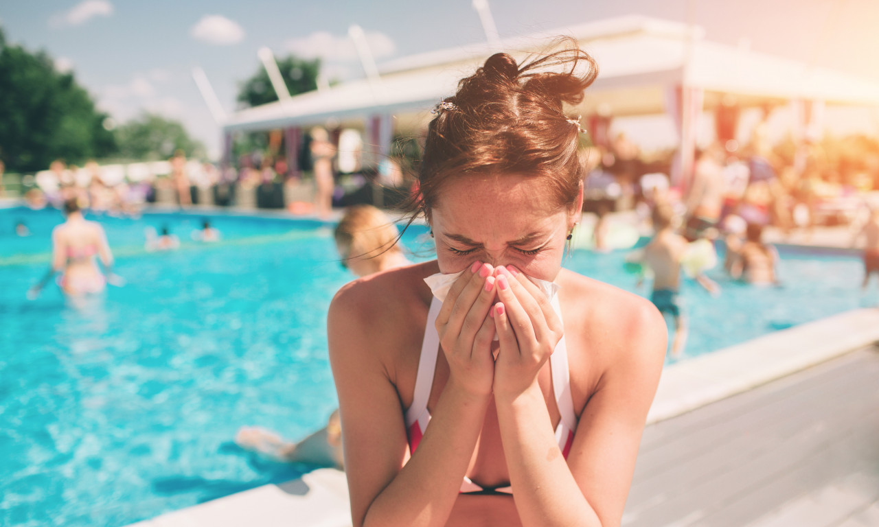LAŽIRAŠ BOLOVANJE? MOGU TE ODMAH OTPUSTITI Evo kako firme u Srbiji love “bolesne” radnike na moru i u kafani!