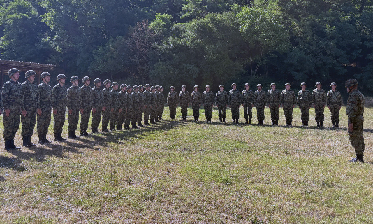 DETALJI PUCNJAVE NA VOJSKU SRBIJE: Naoružana grupa Albanaca ispalila 15 hitaca u blizini vojne baze