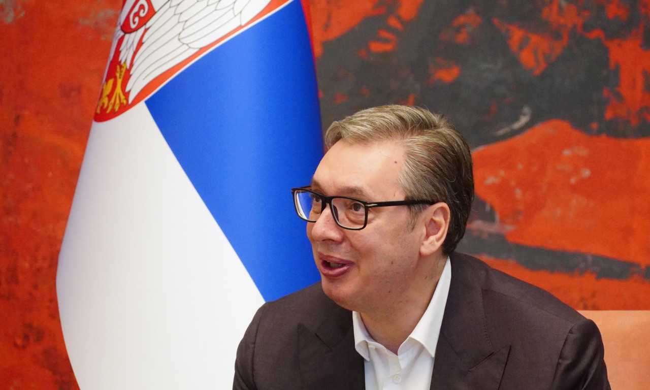 PREDSEDNIK ODRŽAO VAŽAN SASTANAK U SEVILJI Evo ko sedi preko puta Vučića - ovo je važno za Srbiju (FOTO)