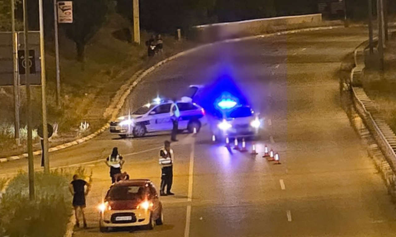 UŽASNA NESREĆA NA MIŠELUKU: Automobil presekao put motoru, momak i devojka teško povređeni (FOTO)
