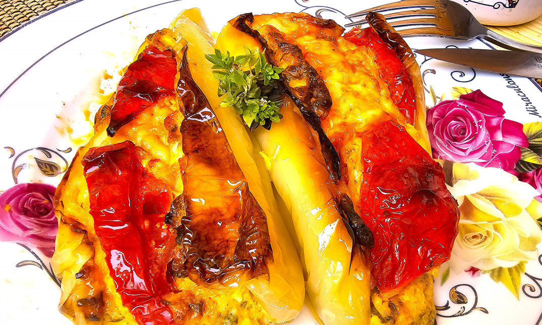 ZAPEČENE PAPRIKE SA SIROM - BRZO I PREUKUSNO Predlog za odličan ručak posle kog se brišu se tanjiri