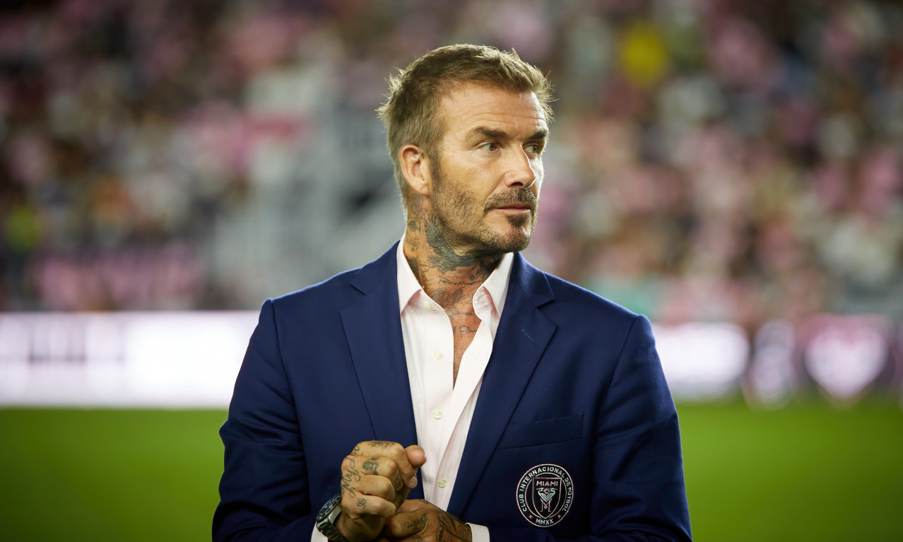 ENGLESKA U ŠOKU: Bekam završio u bolnici (FOTO)