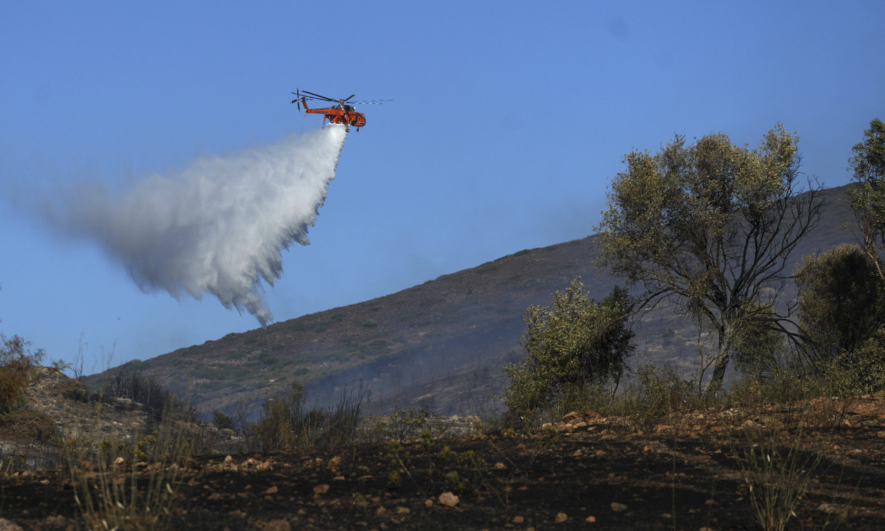 BUKNUO POŽAR KOD SOLUNA: Gasi ga pet aviona i dva helikoptera