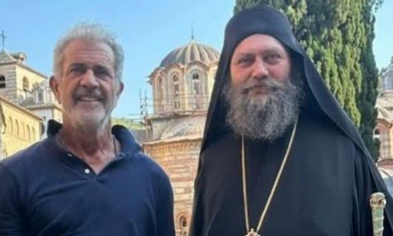 MEL GIBSON DOČEKUJE VIDOVDAN NA HILANDARU: Holivudski glumac došao u posetu Svetoj Gori (FOTO)