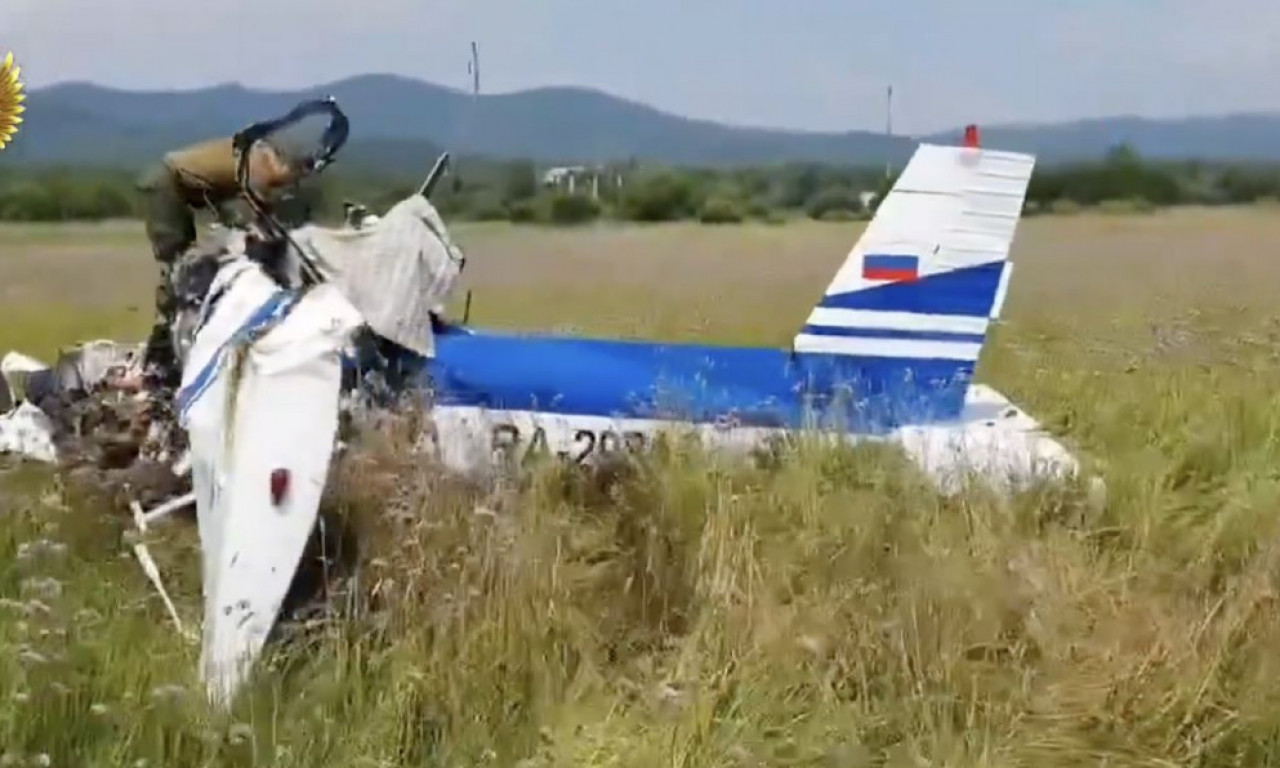 PAO AVION U RUSIJI Ima poginulih (FOTO)