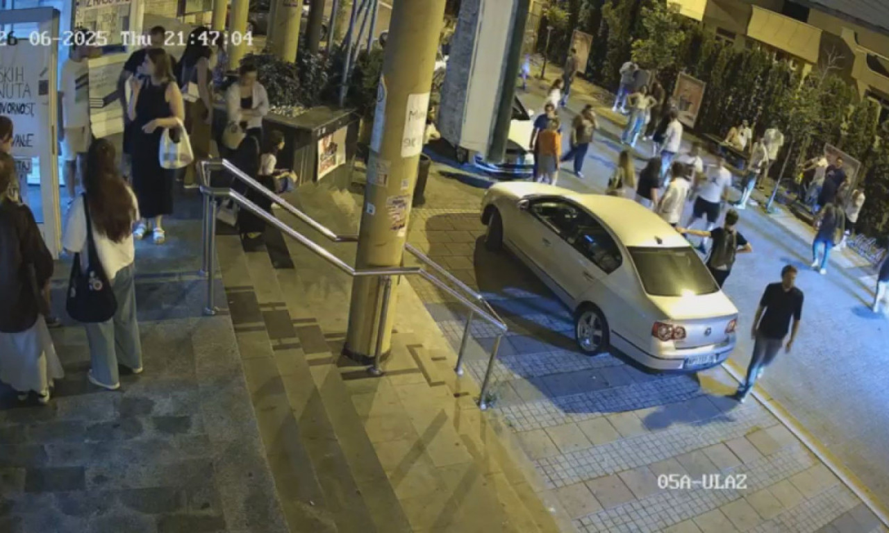 IZBILA MASOVNA TUČA U NOVOM PAZARU: Bilo je veoma napeto, ljudi nisu mogli da ih razdvoje (FOTO/VIDEO)