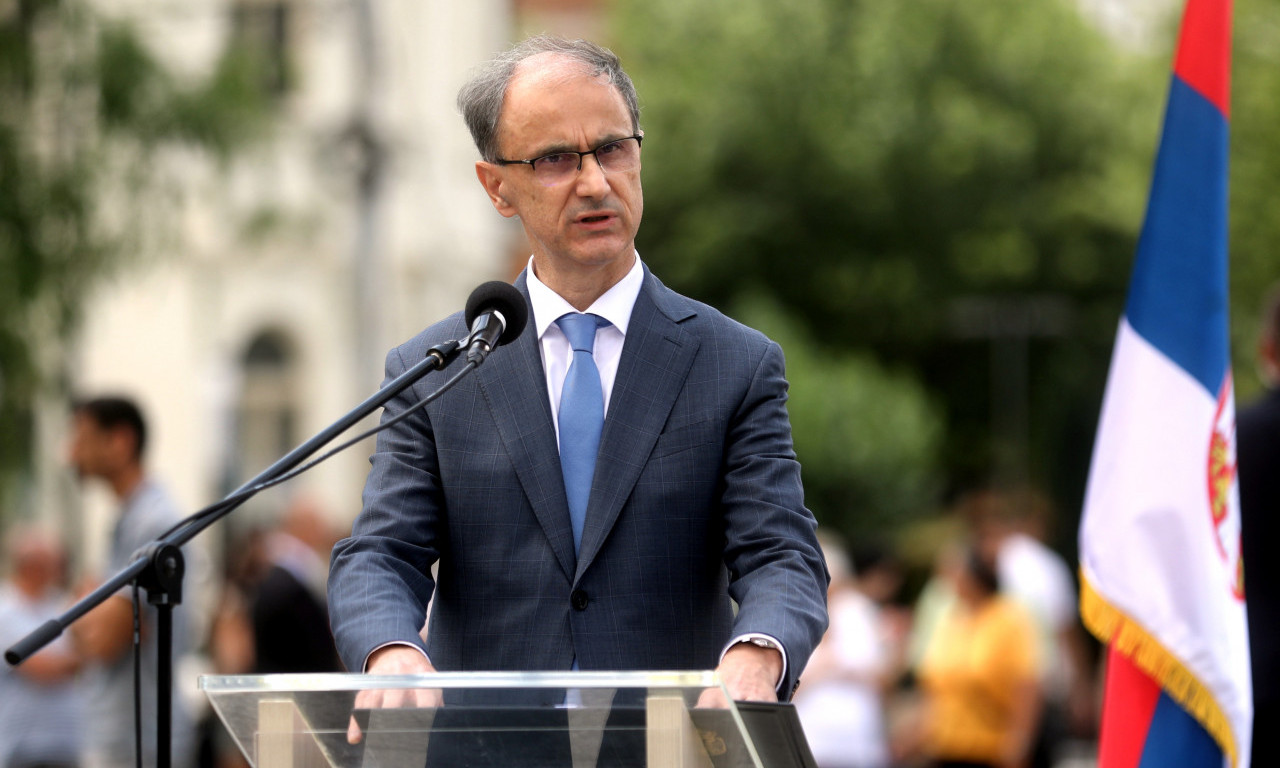 ŠTA DONOSI NOVI ZAKON O UDŽBENICIMA? Macut je sve objasnio - ovo morate da znate!