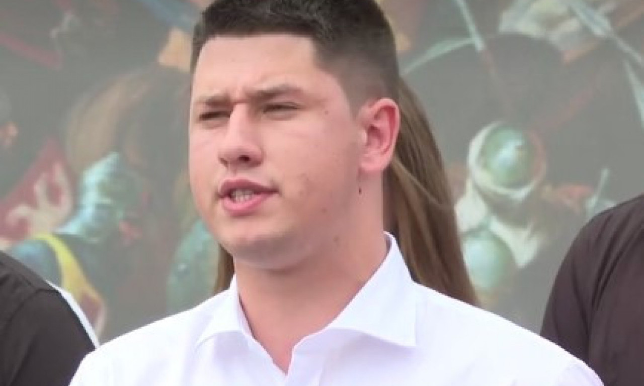 "USPELI SMO I POBEDILI!" Miloš Pavlović poručio ispred Skupštine: Fakulteti se otvaraju, slavimo dostojanstveno