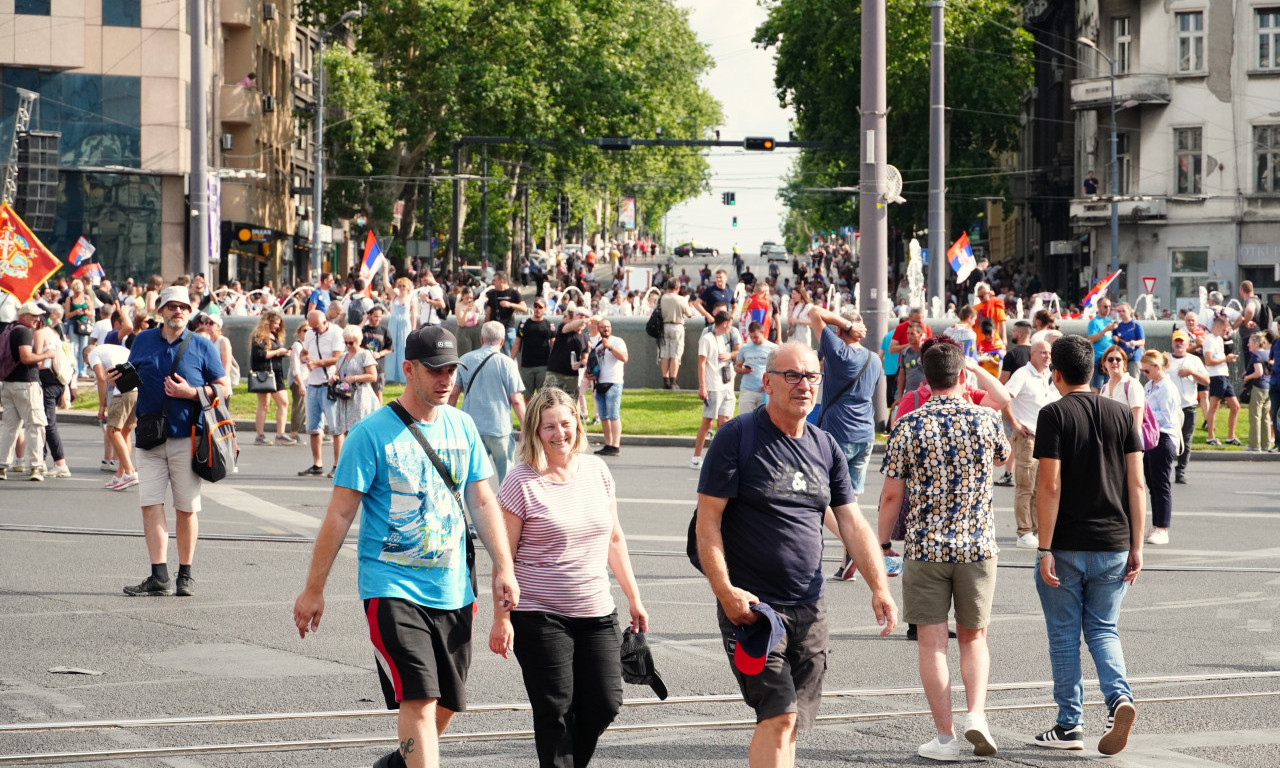 KOLIKO LJUDI JE VEČERAS NA SLAVIJI? MUP objavio brojke, jedna stvar upada u oči!