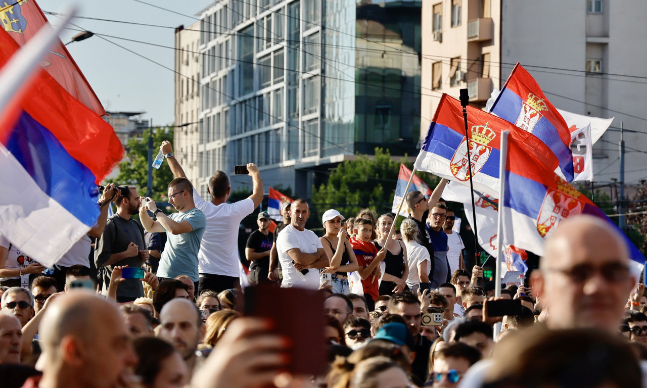 PROTEST STUDENATA U BLOKADI: Sa više lokacija stigli na Slaviju! (FOTO/VIDEO)