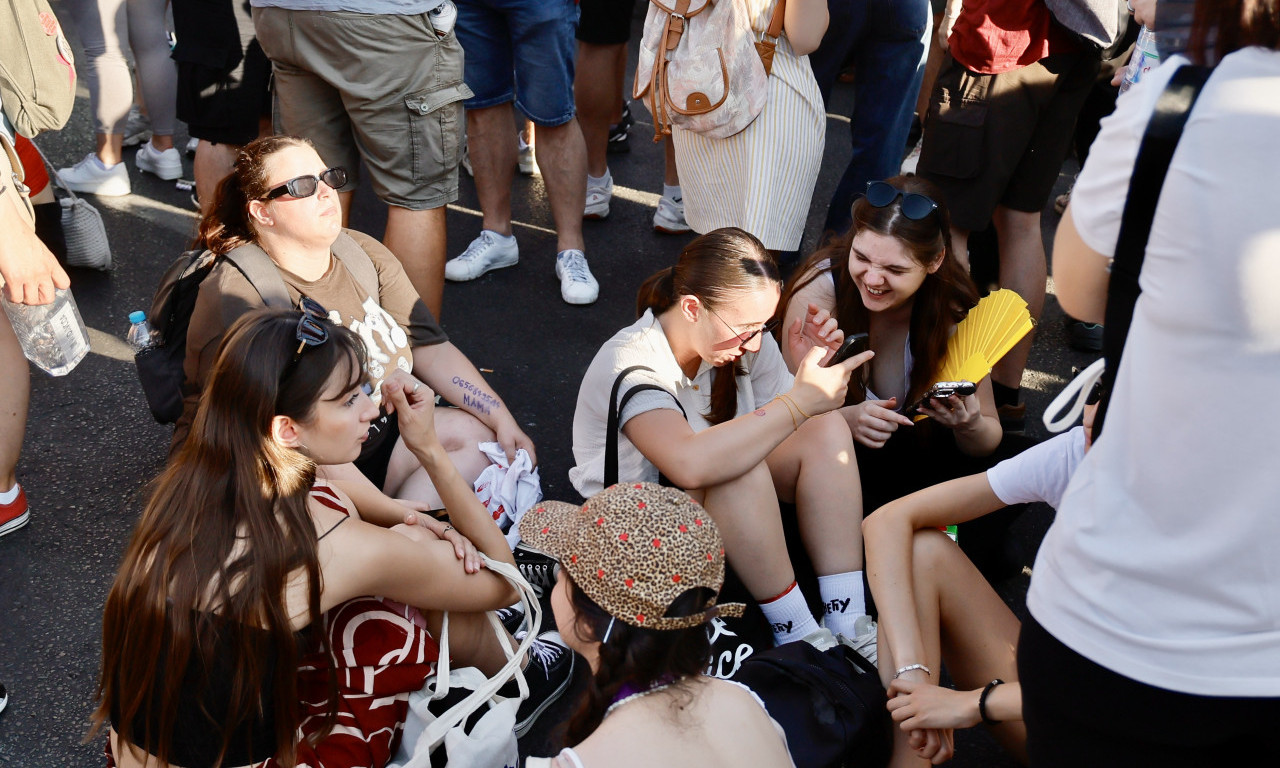 MUP DEMANTOVAO LAŽNE NAVODE: "Policajci nikad nisu ulazili na Pravni fakultet"