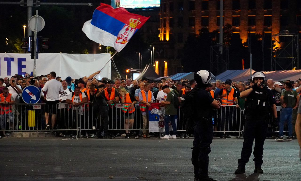 STUDENTI KOJI BLOKIRAJU: "Ovo više nije naš protest, ostajemo kao građani!"