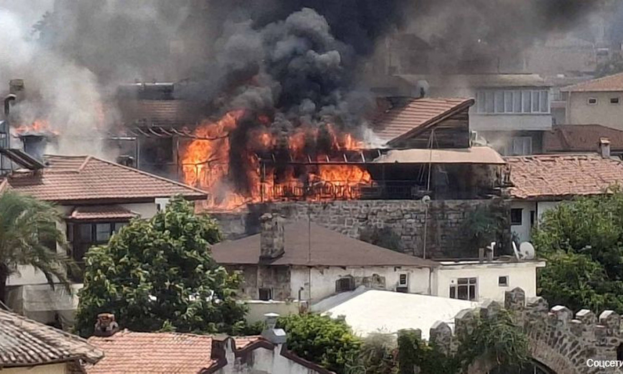 GORI HOTEL U OMILJENOM LETOVALIŠTU SRBA! Više od 30 vatrogasaca bori se sa stravičnim požarom u Antaliji (FOTO+VIDEO)