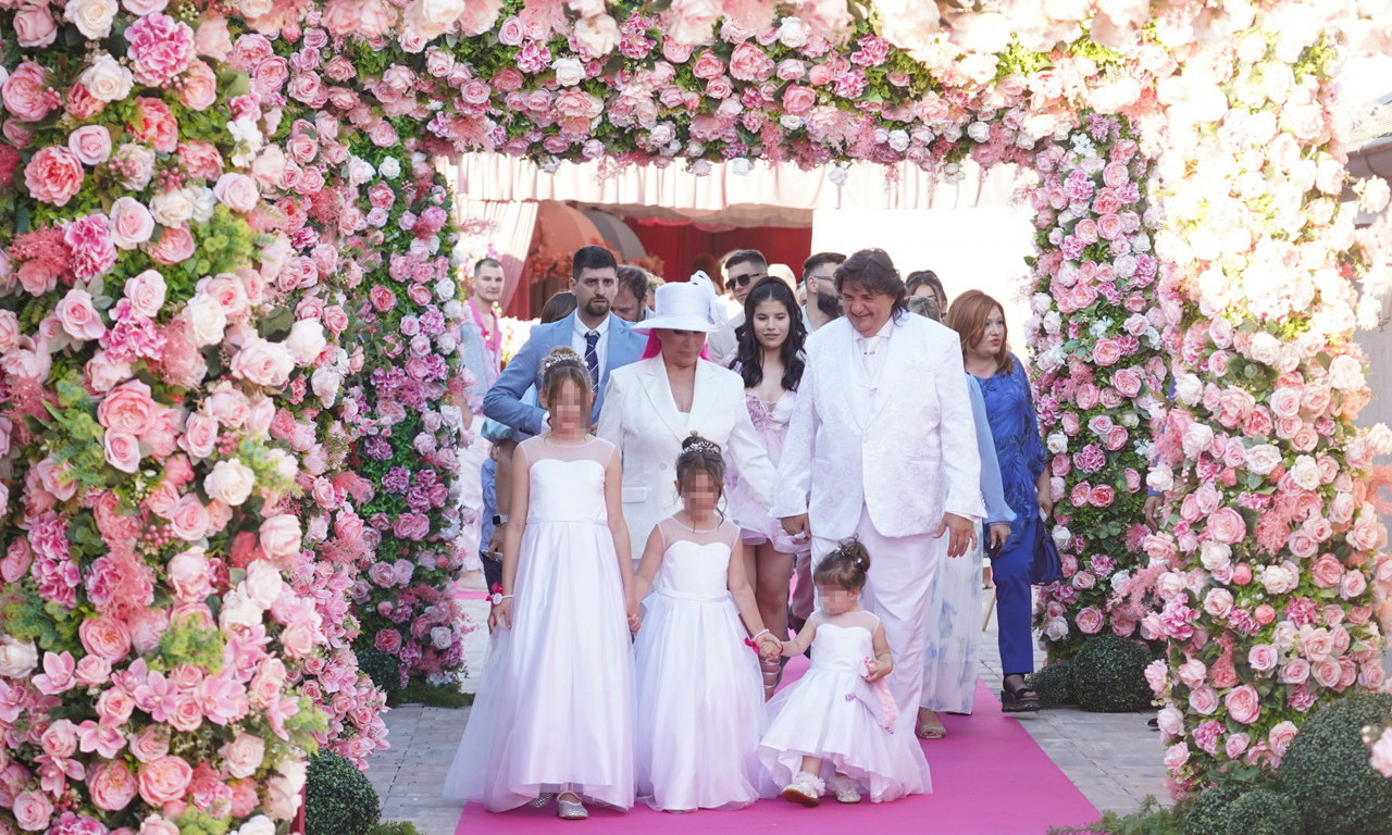 SVADBA VEKA ZORICE I KEMIŠA!  Prvi ples uz Acu Pejovića, pogledajte kako izgleda par i ko je sve došao (FOTO)