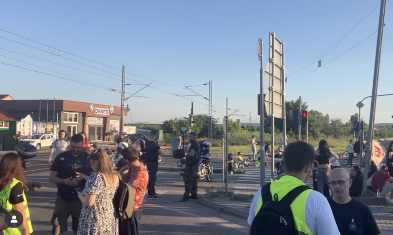 MNOGI NEĆE MOĆI NA POSAO! SVE JE BLOKIRANO Iz Pančeva ne može za Beograd, a evo kakvo je stanje u prestonici (FOTO)