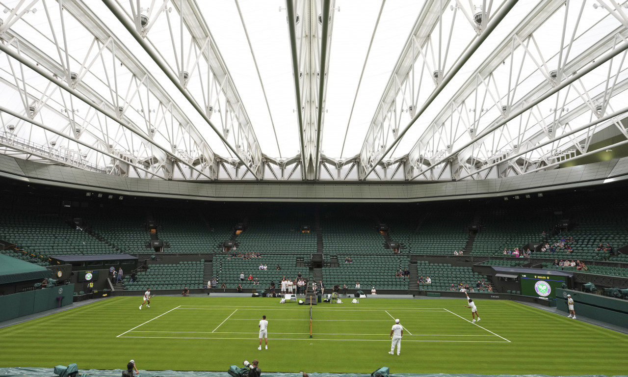 ĐOKOVIĆ KREĆE U POHOD NA VIMBLDON I NE SAMO ON Danas na terenu troje Srba - evo kada igraju i gde ih možete gledati