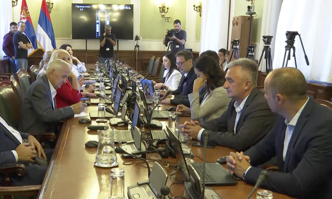 ODRŽANA SEDNICA ODBORA O REM-U Opozicioni predstavnici opet nisu prisustvovali (VIDEO)