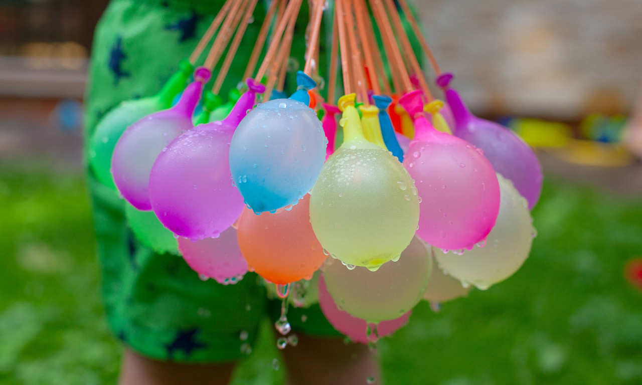 POLICIJA PRIVELA PETORO DECE Svi su učenici šestog razreda