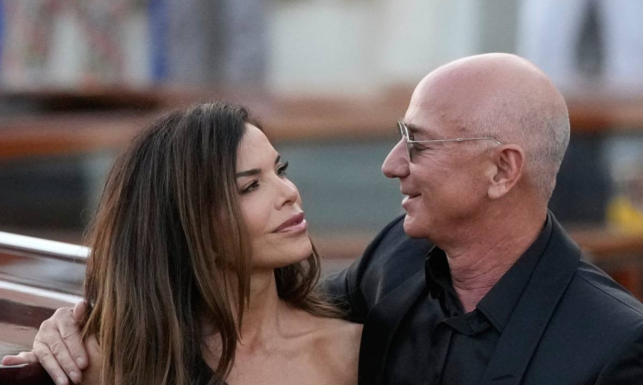 DOŠLA U PAPUČAMA, BOŽE SAČUVAJ! Loren Sančez Bezos na svekrvinoj sahrani došla odevena kao da ide na korzo