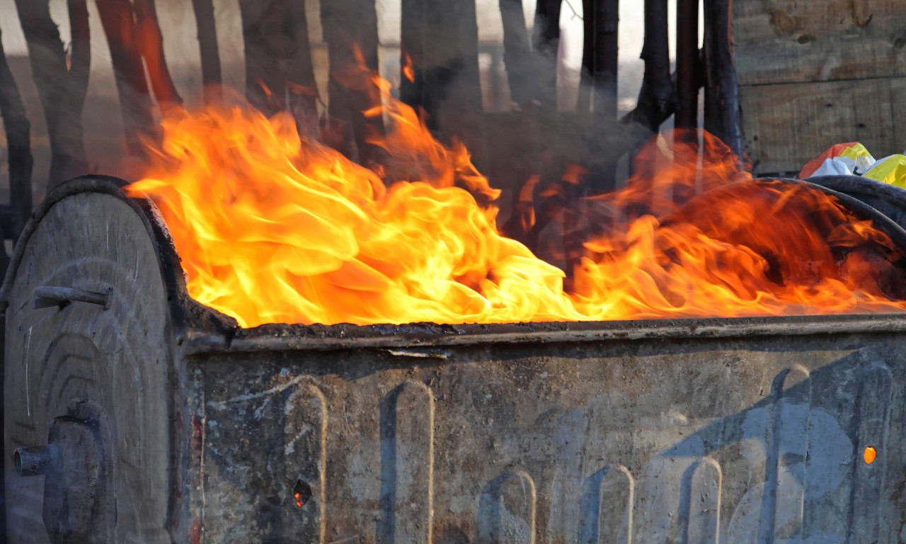 OPASNOST OD ZARAZE U BEOGRADU Stiglo upozorenje: "Zbog paljenja kontejnera na blokadama..."