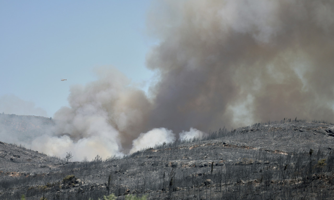 VELIKI POŽAR NA DIVLJOJ DEPONIJI U FUTOGU: Čuju se eksplozije (VIDEO)